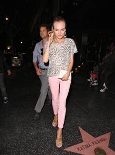 Diane Kruger feet photo thumbnail