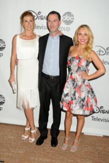 Connie Britton feet photo thumbnail