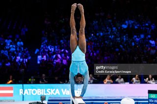 Simone Biles feet photo thumbnail