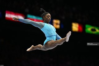 Simone Biles feet photo thumbnail