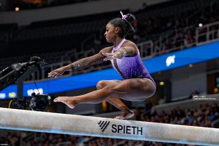 Simone Biles feet photo thumbnail