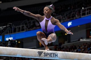Simone Biles feet photo thumbnail