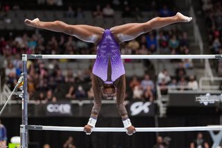 Simone Biles feet photo thumbnail