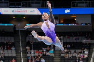 Simone Biles feet photo thumbnail