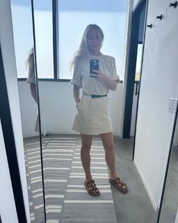 Gwyneth Paltrow feet photo thumbnail