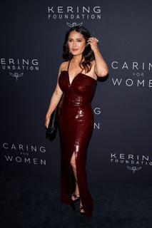 Salma Hayek feet photo thumbnail