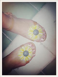 Katy Perry feet photo thumbnail