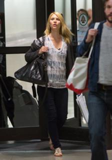 Claire Danes feet photo thumbnail