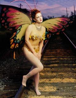 Drew Barrymore feet photo thumbnail