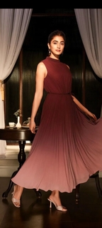 Pooja Hegde feet photo thumbnail