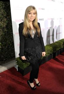 Jennette McCurdy feet photo thumbnail