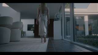 Emma Roberts feet photo thumbnail