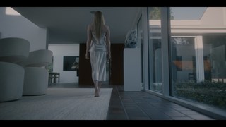 Emma Roberts feet photo thumbnail
