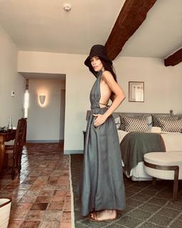 Abigail Spencer feet photo thumbnail