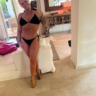 Kerry Katona feet photo thumbnail