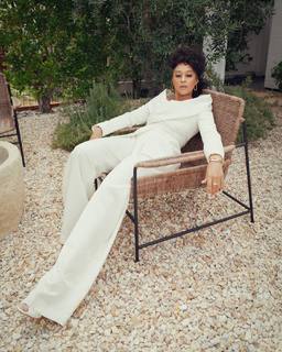 Tia Mowry feet photo thumbnail