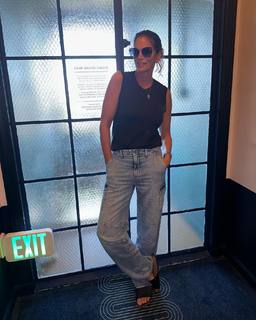 Cindy Crawford feet photo thumbnail