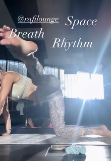Brooke Burke feet photo thumbnail