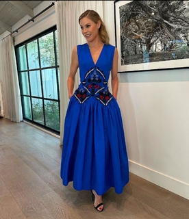 Julie Bowen feet photo thumbnail