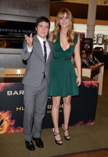 Jennifer Lawrence feet photo thumbnail