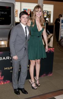 Jennifer Lawrence feet photo thumbnail