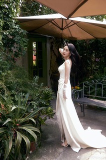 Mi Yang feet photo thumbnail