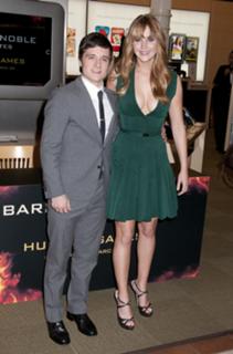 Jennifer Lawrence feet photo thumbnail