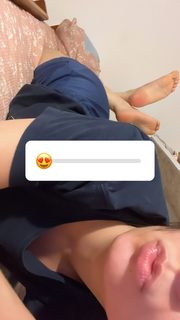 Isa Pes feet photo thumbnail