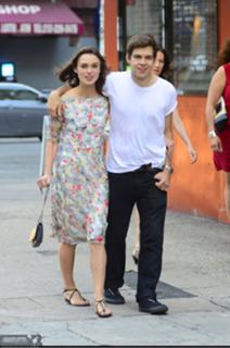 Keira Knightley feet photo thumbnail