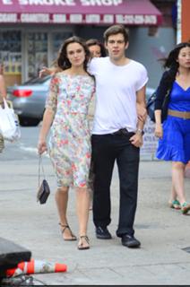 Keira Knightley feet photo thumbnail