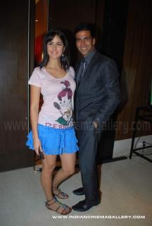 Katrina Kaif feet photo thumbnail