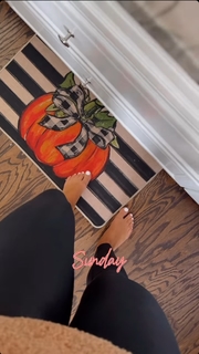 Amanda Saccomanno feet photo thumbnail