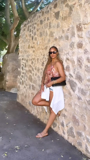Tia Mowry feet photo thumbnail