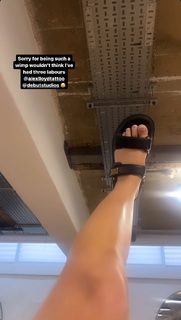 Helen Flanagan feet photo thumbnail