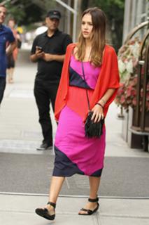 Jessica Alba feet photo thumbnail
