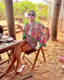 Hina Khan feet photo thumbnail