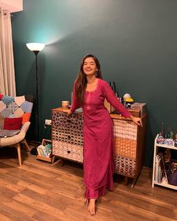 Anushka Sen feet photo thumbnail
