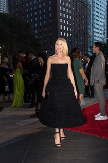 Naomi Watts feet photo thumbnail