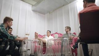 Katy Perry feet photo thumbnail