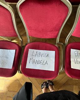 Larissa Manoela feet photo thumbnail
