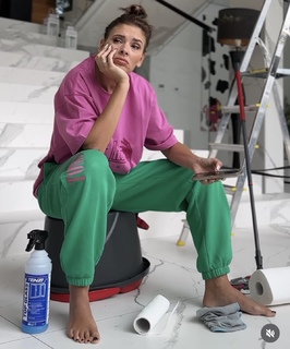 Klaudia Halejcio feet photo thumbnail