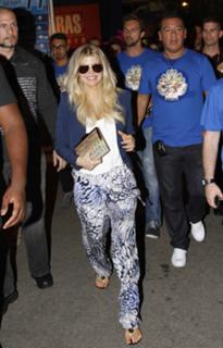Fergie feet photo thumbnail