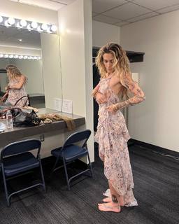 Paris Jackson feet photo thumbnail