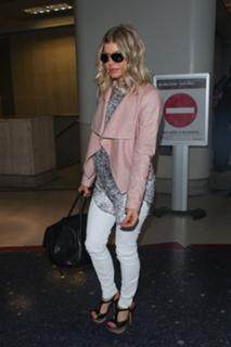 Fergie feet photo thumbnail