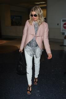 Fergie feet photo thumbnail