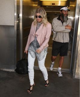 Fergie feet photo thumbnail