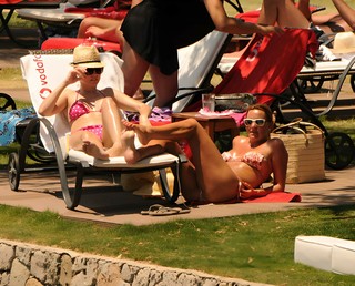 Pinar Altug feet photo thumbnail