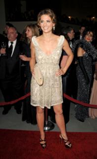Stana Katic feet photo thumbnail