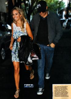 Luisana Lopilato feet photo thumbnail