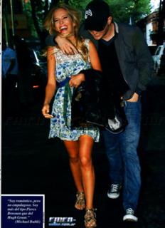 Luisana Lopilato feet photo thumbnail